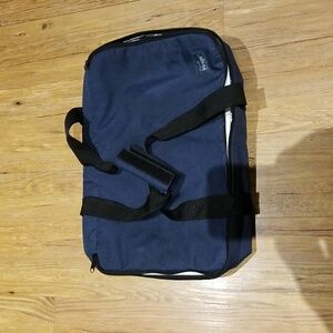 Navy Blue Insulated Travel Bag